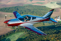 Another Sparker aircraft is on its way to a customer in the USA! This time in a stunning, one-of-a-kind red and silver combination that’s sure to turn heads.